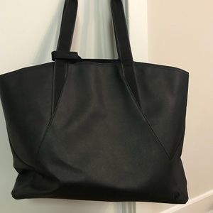 Lululemon gym bag ALL DAY TOTE
